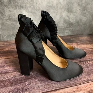 Botkier ~ Vienna Ruffle Pump Black Size 7 NWOB